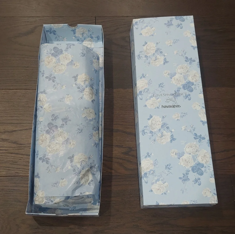 LoveShackFancy x havaianas Women's Whisper Blue Top Flip Flops - Picture 9 of 12